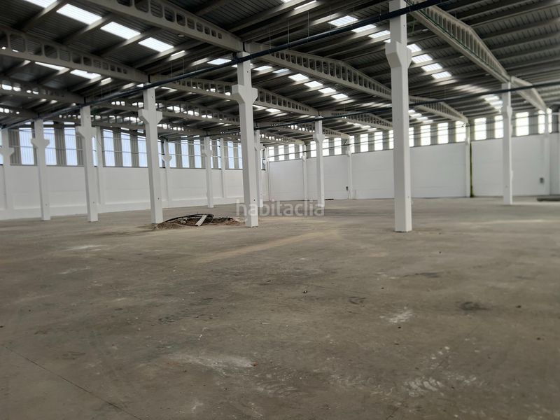 Foto acb4c553-cce3-4259-bfc2-4575fe919d08. Nau industrial a Coirós