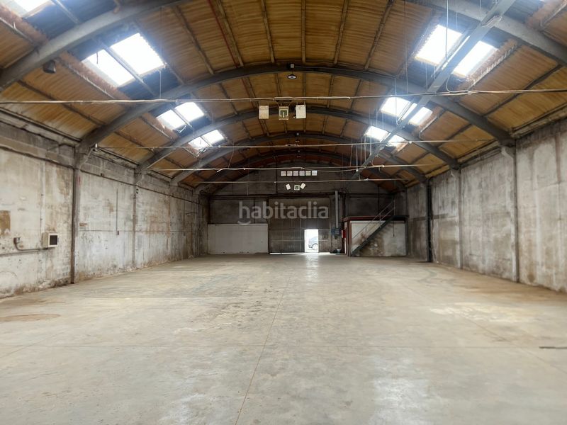 Foto ab1f2d68-fa0a-4e49-a236-bfa5bc84cf65. Location bâtiment à usage industriel dans Liáns Oleiros