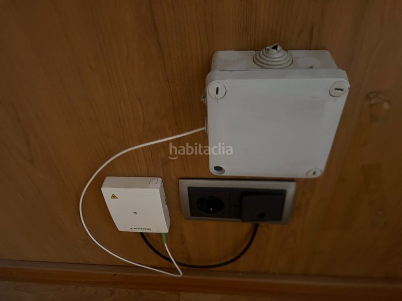 Foto d7b2f5fe-e827-4eaa-87c4-b78c4c7b8d77. Location bâtiment à usage industriel dans Liáns Oleiros
