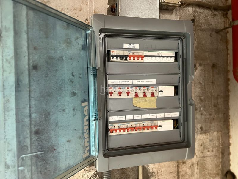 Foto e3debe4d-4a77-403d-98e6-04e4dc9f00d6. Location bâtiment à usage industriel dans Liáns Oleiros