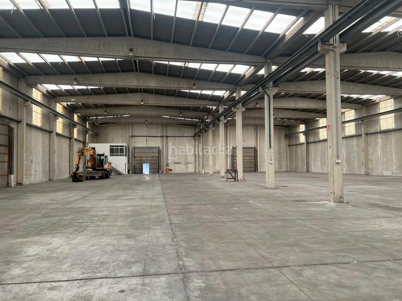 Foto 59be174a-aa25-4f79-b2c4-4f30b557ac5e. Rent industrial building in Oseiro Arteixo