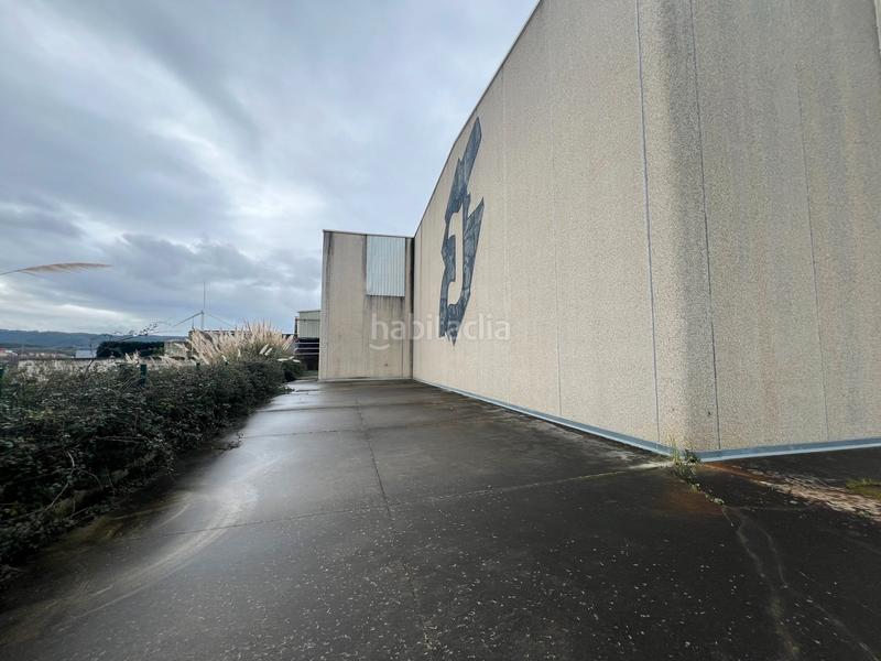 Foto 5afbfb0f-e194-42de-9bed-34b17ee3b638. Rent industrial building in Oseiro Arteixo