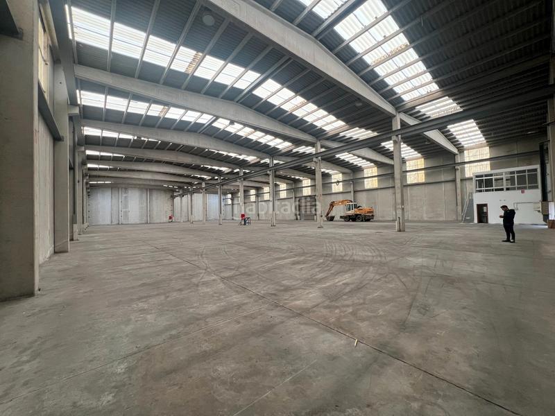 Foto 833b4d68-75ac-46a5-b836-ce0cd755b754. Rent industrial building in Oseiro Arteixo