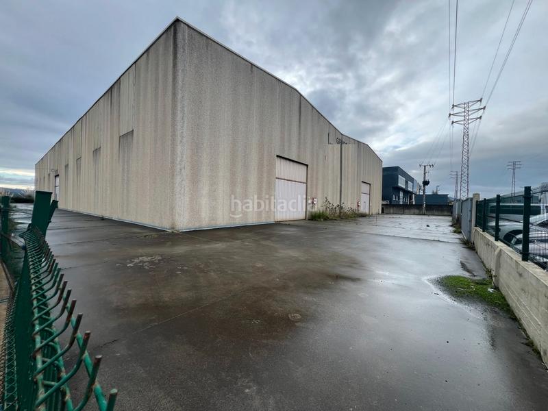 Foto af2429fe-8b1e-4910-8441-bbb0a03b129a. Rent industrial building in Oseiro Arteixo