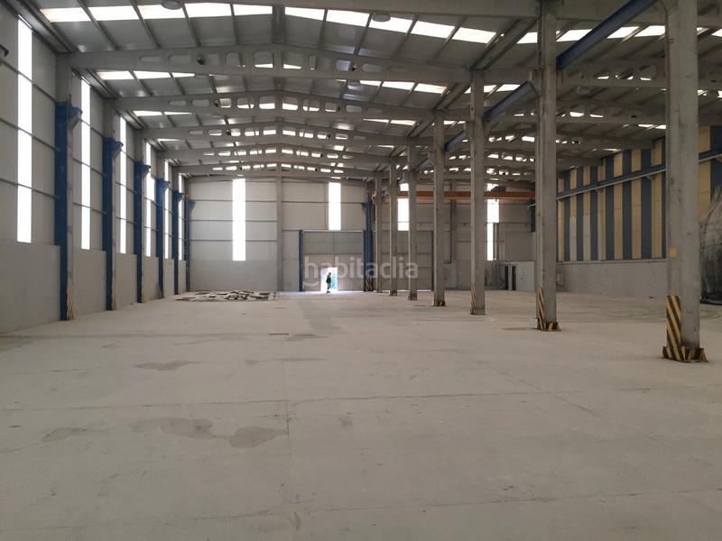 Foto 0ccdbf1e-40c2-4d5c-9fbe-e3d8d2ef76eb. Bâtiment à usage industriel dans Oseiro Arteixo