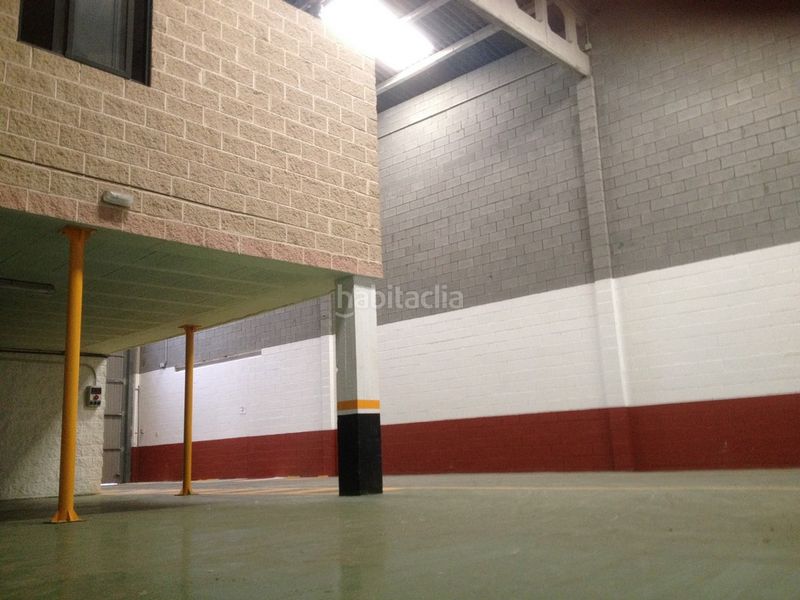 Foto 44ae877c-94b6-41d8-b55a-bb81f173328a. Location bâtiment à usage industriel avec chauffage dans Cambre