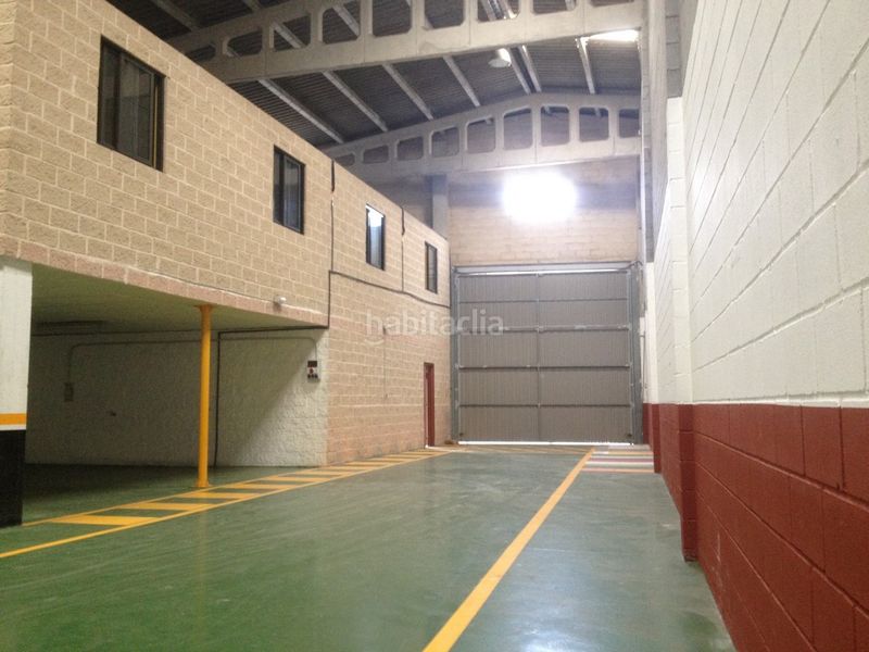 Foto 54ee9227-5939-471f-920a-3e297ae45ab6. Location bâtiment à usage industriel avec chauffage dans Cambre