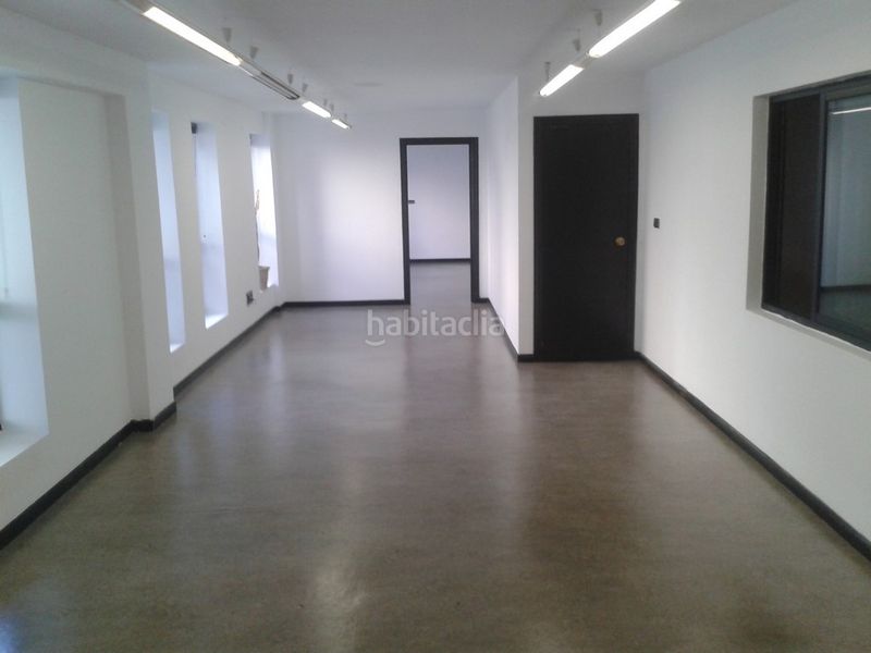 Foto e9bf4e6a-4c60-4192-b2de-bc94b38ef553. Location bâtiment à usage industriel dans Vioño Coruña (A)