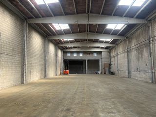 Lloguer Nau industrial  Rúa hedras. Alquiler de nave con oficinas en milladoiro