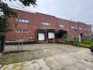 Miete Fabrikhalle in Via ptolomeo 217. Alquiler de nave con muelles y oficinas en el tambre, santiago