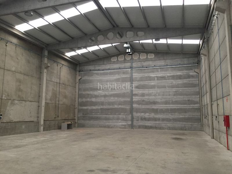 Foto 7481037c-485e-4a57-a72b-ce6767a5425c. Location bâtiment à usage industriel dans Carral