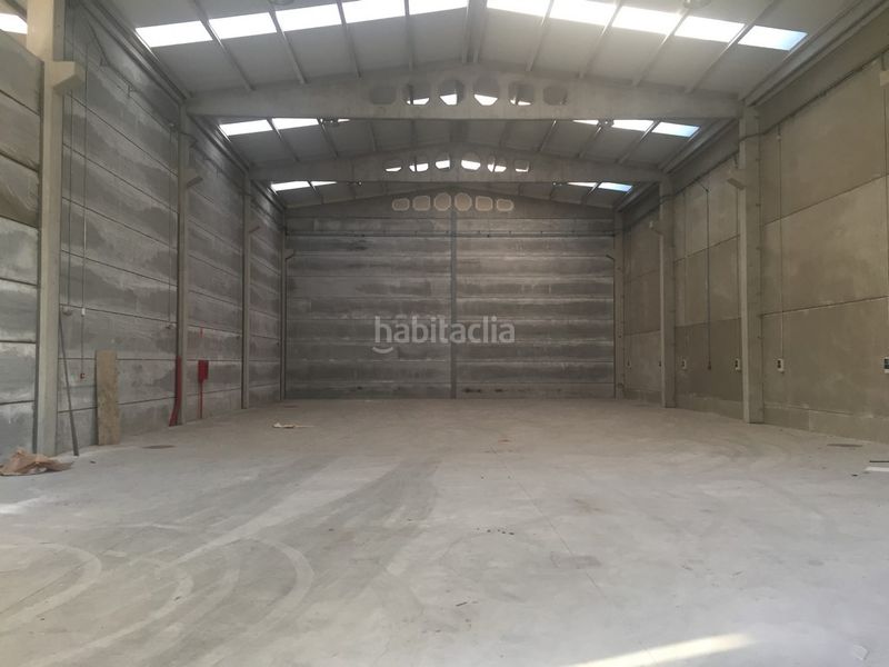 Foto 7d6bba45-04a5-4f20-85c2-65b094cdca00. Location bâtiment à usage industriel dans Carral