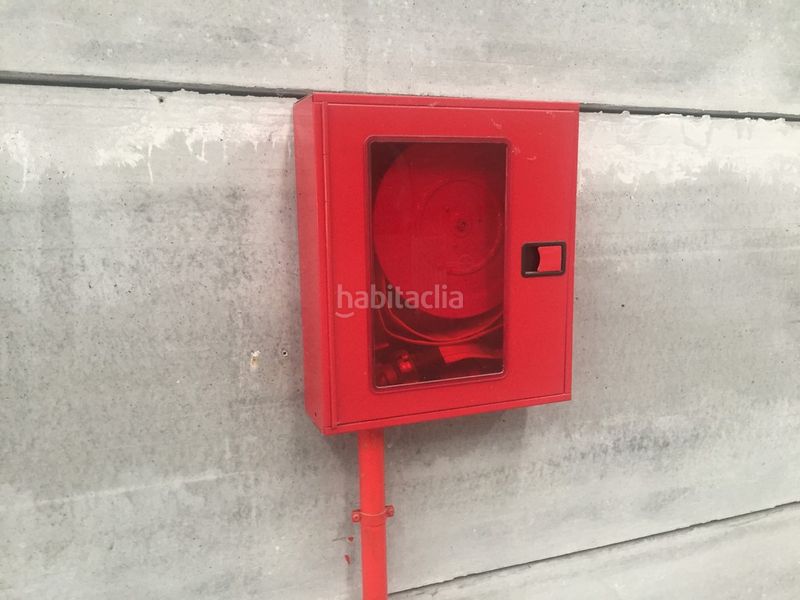 Foto a4110e85-10bf-44b4-9b4c-79b190f780b3. Location bâtiment à usage industriel dans Carral