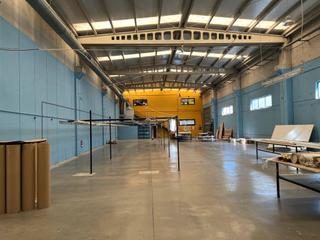 Location Bâtiment à usage industriel à O Milladoiro. Alquiler de nave con zona de exposición en el polígono de millad