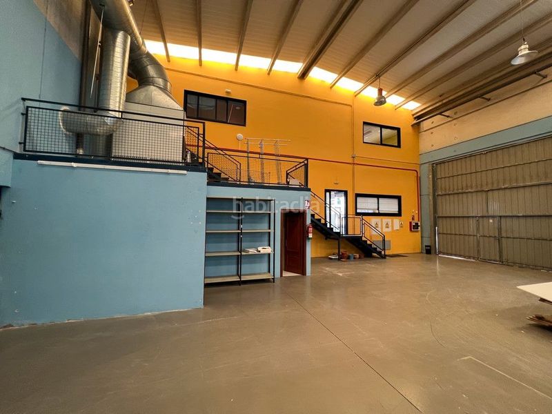 Foto 1af57d08-551d-4ec6-a9d8-e60e574daa62. Location bâtiment à usage industriel dans O Milladoiro Ames