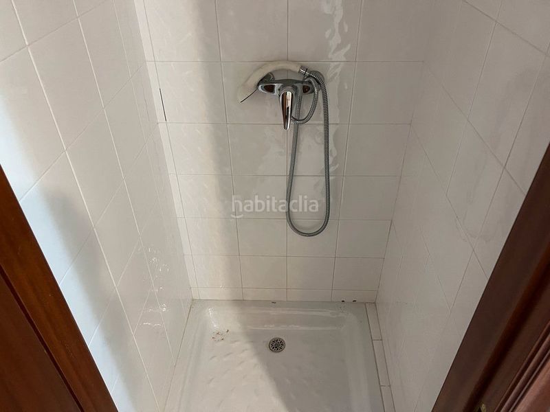 Foto 412b7d24-131e-4521-b77b-88df669d7413. Location bâtiment à usage industriel dans O Milladoiro Ames