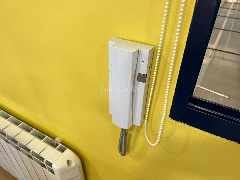 Foto ac3ced15-3a7d-4752-ac7a-e4ae28af40cf. Location bâtiment à usage industriel dans O Milladoiro Ames