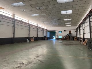 Miete Fabrikhalle  Rua via edison. Alquiler de nave con oficinas y parcela en el tambre, santiago