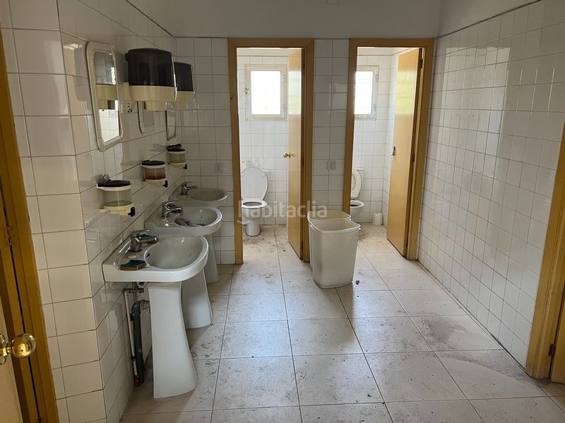 Foto 9c083f55-904d-4c7e-9431-ecb96fc0859c. Location bâtiment à usage industriel dans Mos