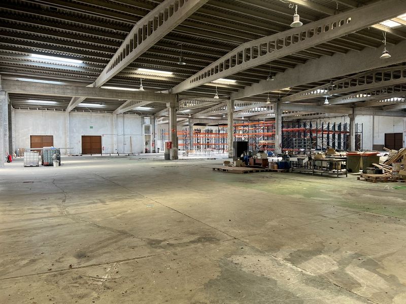 Foto a91e60e9-6528-49ae-bc3f-c7602a637dda. Location bâtiment à usage industriel dans Mos