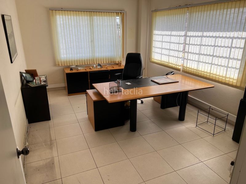 Foto b8b08787-6ca9-4052-8125-3ec6b19b9f87. Location bâtiment à usage industriel dans Mos