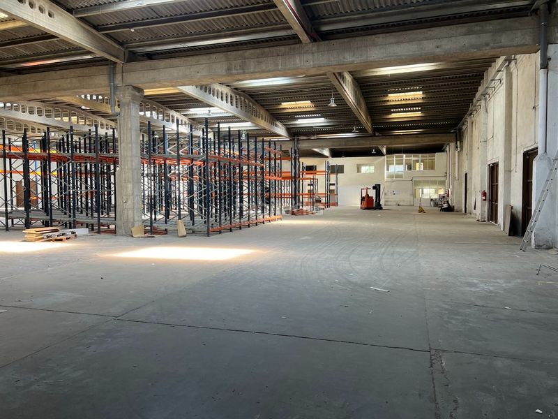 Foto d586b4c0-76d6-4206-ab3e-0f78ee391784. Location bâtiment à usage industriel dans Mos