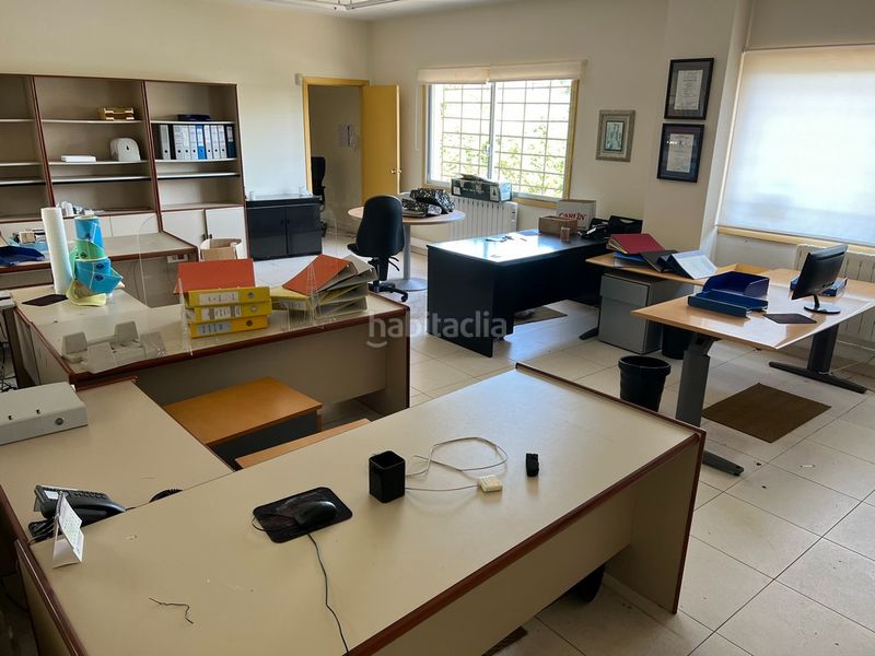 Foto d97ae995-8d80-498a-a01f-97f679fbec12. Location bâtiment à usage industriel dans Mos