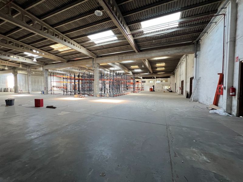 Foto ee65805f-5ccd-4c5a-9c7c-4da00f0cd85d. Location bâtiment à usage industriel dans Mos