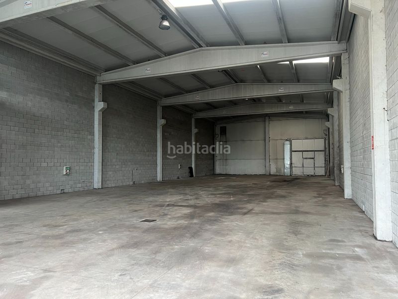 Foto f44b9a5b-0786-4cd0-9409-dc6d9442daa2. Location bâtiment à usage industriel dans Curtis