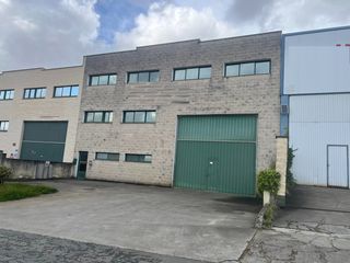 Rent Industrial building  Rúa daimler. Alquiler de nave en espíritu santo, cambre