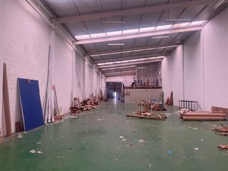 Lloguer Nau industrial  Rúa josé maría rivera corral. Alquiler de nave muy bien situada en la grela, a coruña