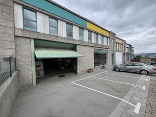 Miete Fabrikhalle  Rúa das palmeiras. Alquiler de nave con oficinas en milladoiro, zona santiago