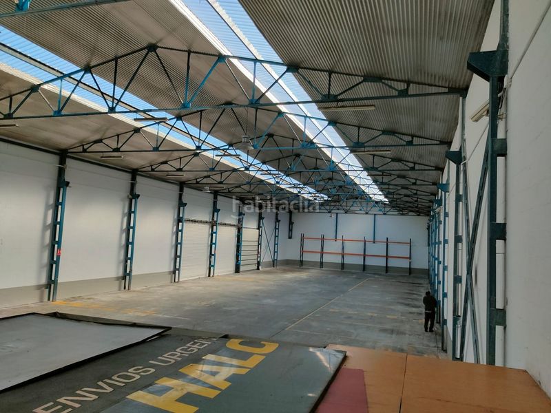 Foto 05a9e3c2-bc9e-4b21-b7c3-778922e54ed0. Location bâtiment à usage industriel dans Mesoiro Coruña (A)