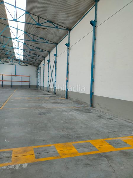 Foto 83b5d5ab-f5b2-4566-9705-e6fe93ed67c3. Location bâtiment à usage industriel dans Mesoiro Coruña (A)