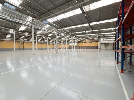 Foto a1574591-52cc-402d-871d-b708b63a1c19. Location bâtiment à usage industriel avec chauffage dans Vigo