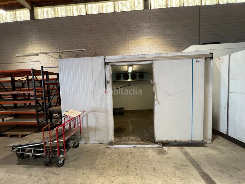 Foto 96b8a606-734c-4878-9105-2d1cb5334a3b. Nau industrial amb calefacció a Sada