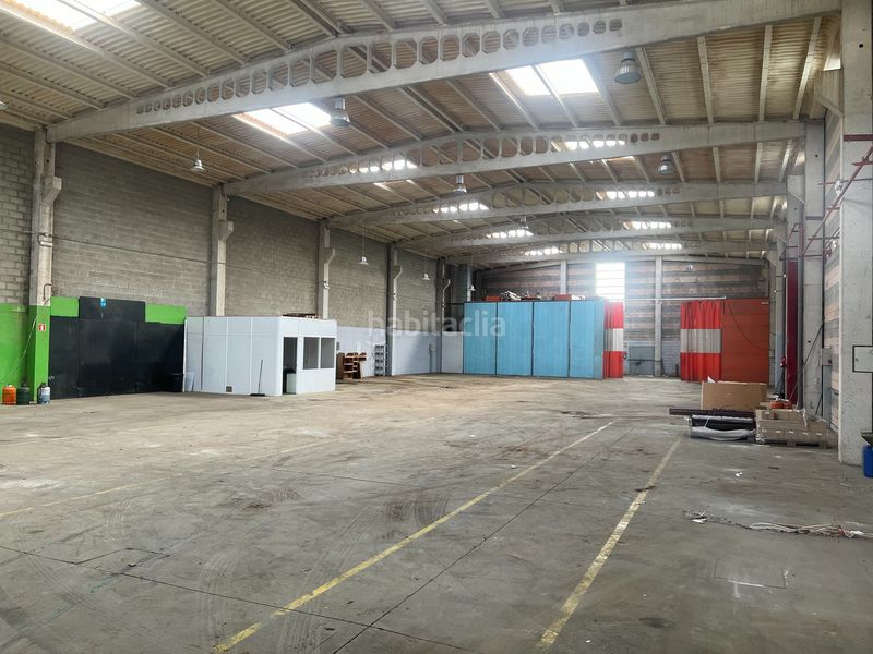 Foto 143e7a22-1409-449b-9600-ad057271c549. Location bâtiment à usage industriel dans Cambre