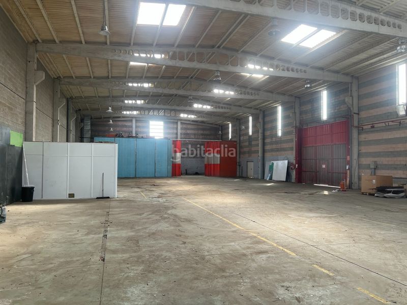 Foto 5ba3bb9f-263c-4ad2-ae42-8dcd2ea7f284. Location bâtiment à usage industriel dans Cambre