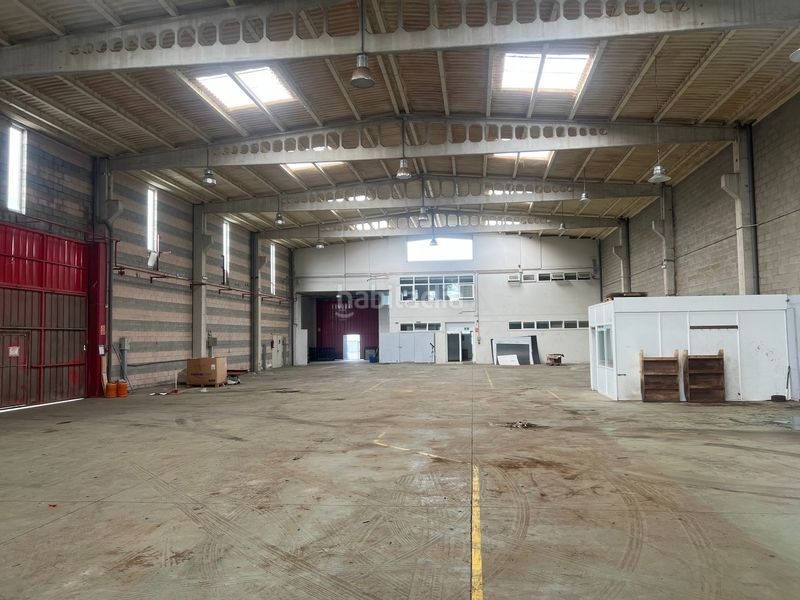 Foto 7d9f3701-9437-4b0f-aa90-105b6b627327. Location bâtiment à usage industriel dans Cambre