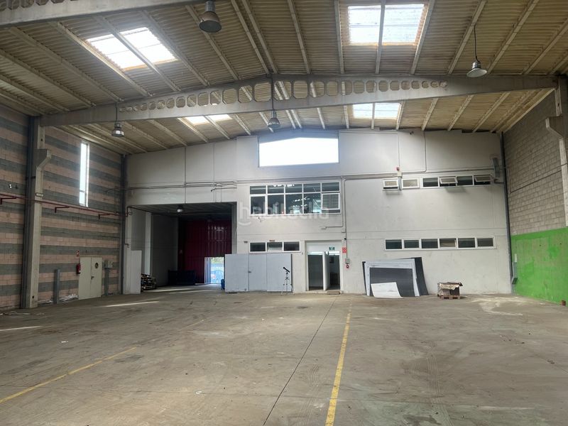 Foto b6a041b1-7065-4259-83b0-e3e750a1ca87. Location bâtiment à usage industriel dans Cambre