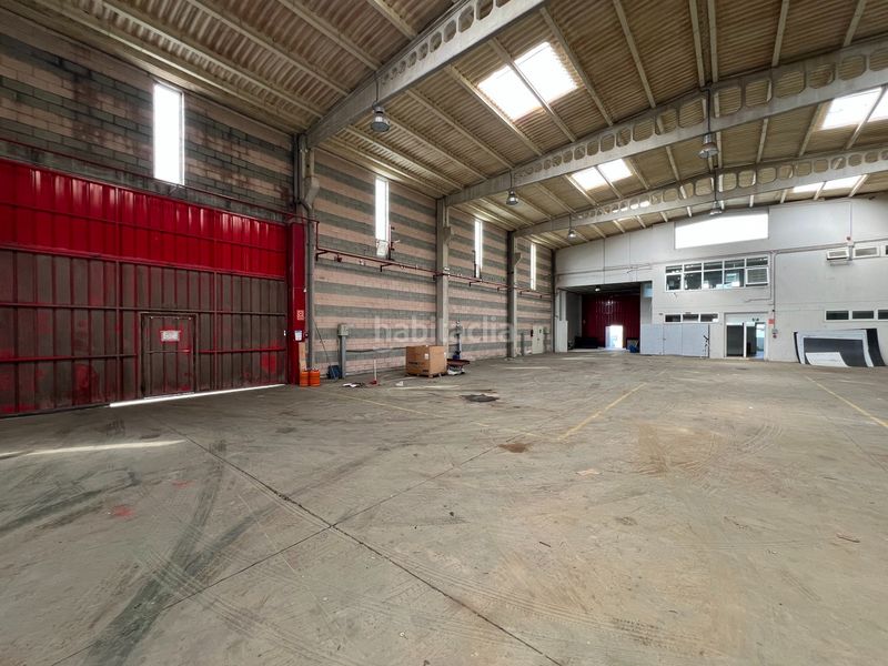 Foto cb163087-1bc4-4a93-a341-177522f355db. Location bâtiment à usage industriel dans Cambre
