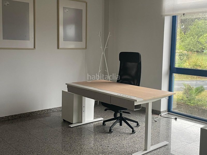 Foto def965f1-4612-4f0a-8dbf-8dde514582c9. Rent office space with parking in San Mateo - Castro - O Val Narón