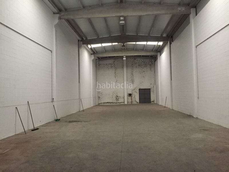 Foto 4749099b-a19d-4d58-81a8-19c2ca6c06ef. Location bâtiment à usage industriel dans O Milladoiro Ames