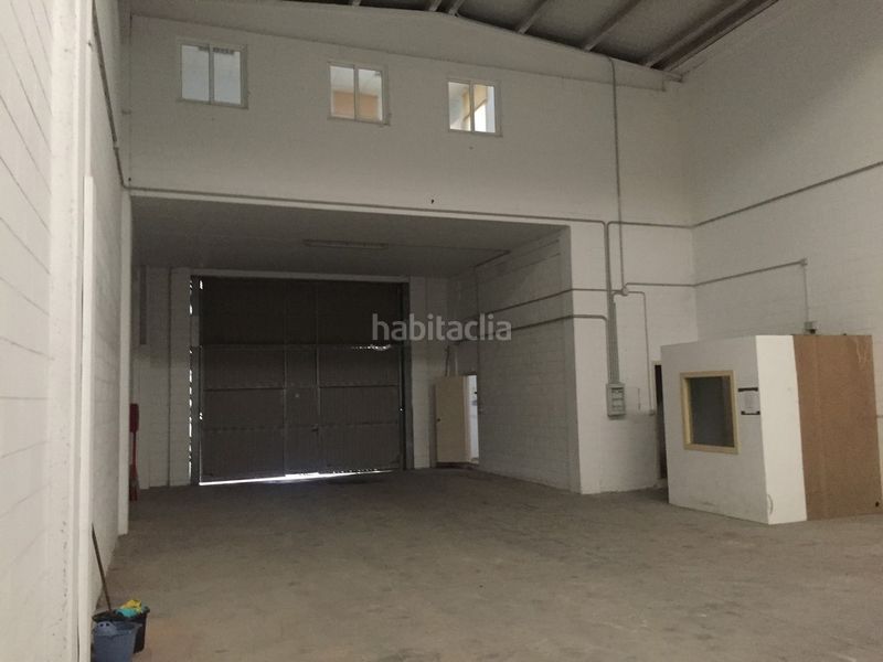 Foto f46c8607-3f03-466f-84f8-1c83c3182209. Location bâtiment à usage industriel dans O Milladoiro Ames