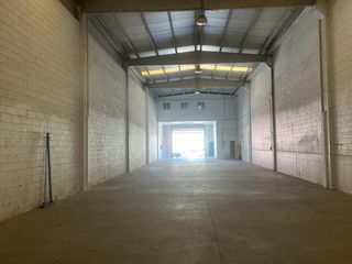 Rent Industrial building  Rúa hedras. Alquiler de nave con oficinas en el polígono de milladoiro, ames