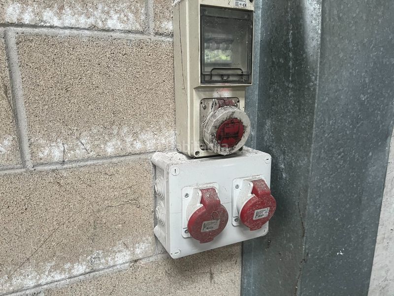 Foto a8e1fadf-bf5f-482b-87dd-0428d653d0f7. Location bâtiment à usage industriel dans O Milladoiro Ames