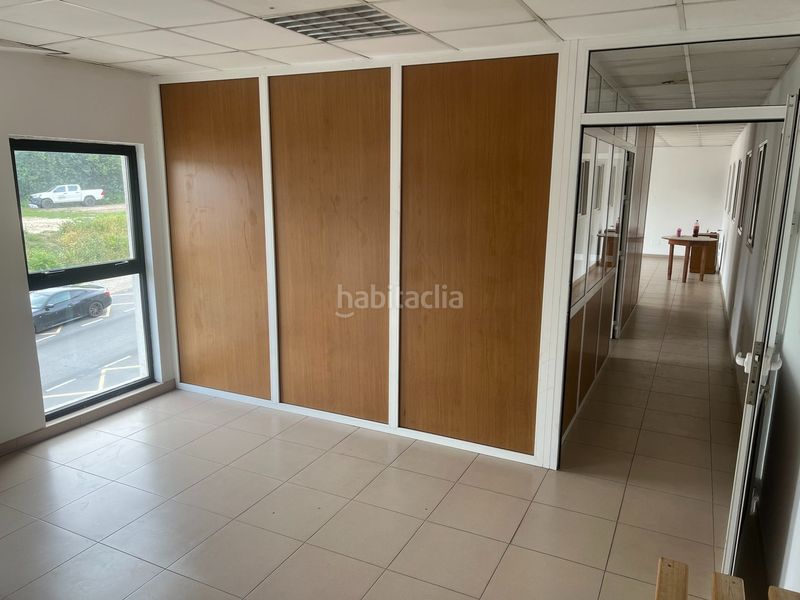 Foto fd2d88fe-0edc-4934-86c1-c805f79ac30a. Location bâtiment à usage industriel dans O Milladoiro Ames
