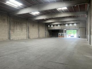 Rent Industrial building  Rúa hedras. Alquiler de nave con oficinas en el polígono de milladoiro