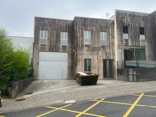 Lloguer Nau industrial  Rúa hedras. Alquiler de nave con oficinas y buena imagen en milladoiro., ame