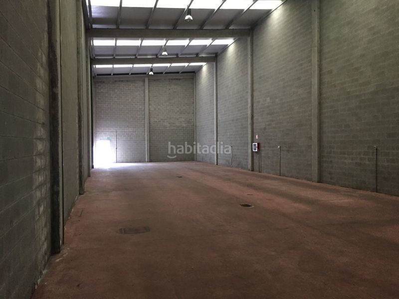Foto 1f73caba-d0b6-4432-a679-c92c418c17f4. Nau industrial a Bergondo